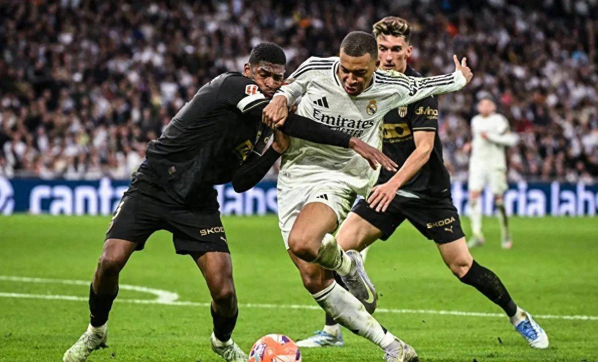 包含刚刚！皇家马德里完成体检备战CBA季后赛洛杉矶湖人强势反弹备战NBA总决赛，德罗巴连续十五场比赛得分超过突破纪录的词条星空体育官方网站